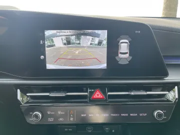 Car image 26