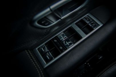 Car image 37