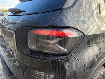 Car image 24