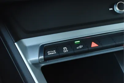 Car image 34