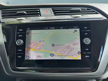 Car image 27