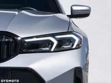Car image 32