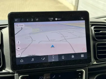 Car image 22
