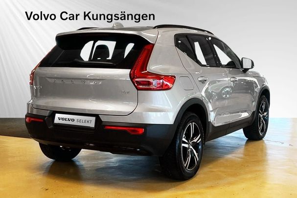 Volvo XC40 B4 Plus Dark 147 kW image number 2