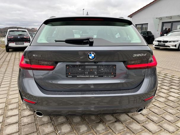 BMW 320d Touring xDrive Sport Line 140 kW image number 8