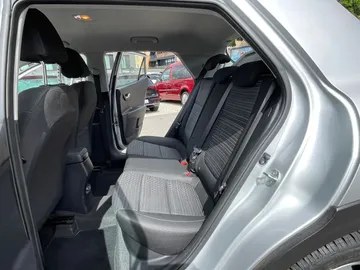 Car image 28