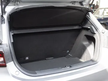 Car image 28