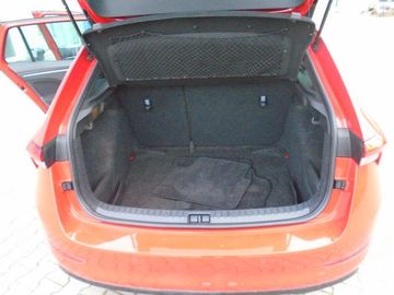 Car image 32