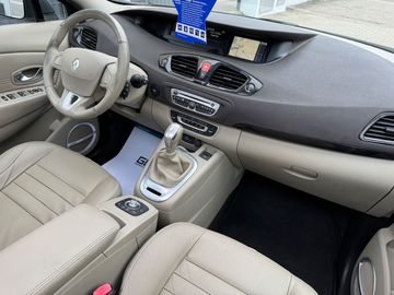 Car image 25