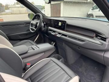 Car image 30