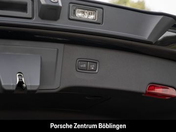 Car image 34