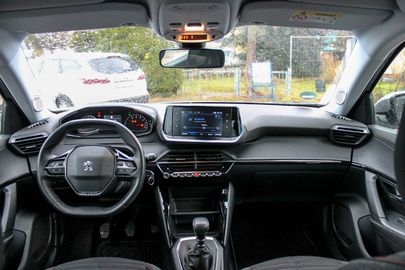 Car image 15