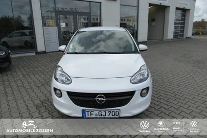 Car image 4