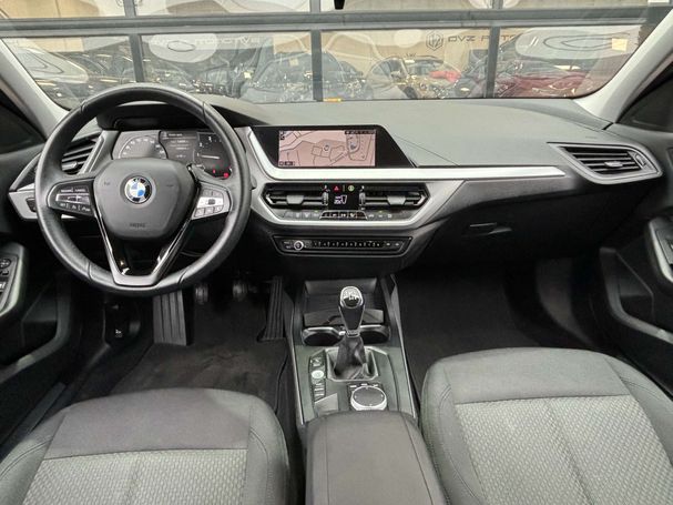 BMW 118i Advantage 104 kW image number 18