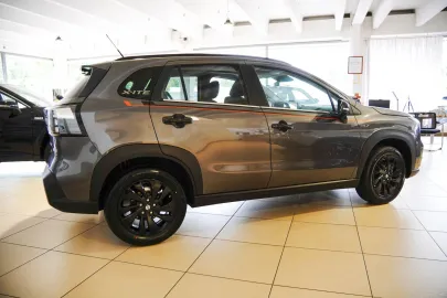 Car image 4