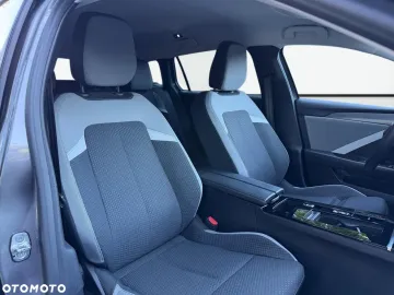 Car image 38