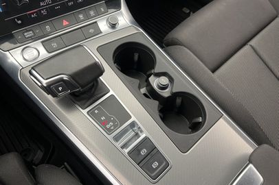 Car image 26