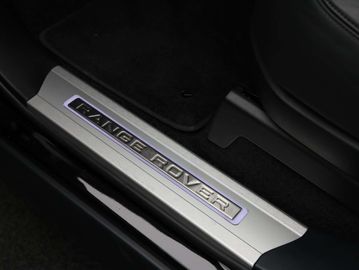 Car image 32