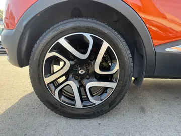 Car image 31