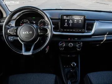Car image 29