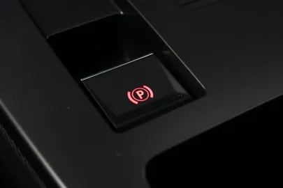 Car image 35
