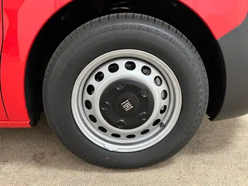 Car image 24