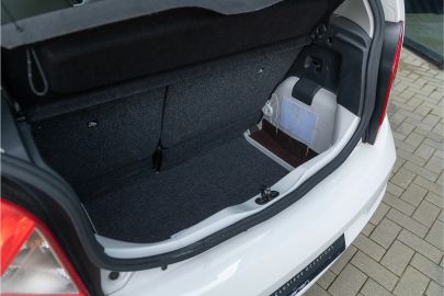 Car image 49