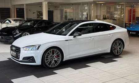 Car image 3