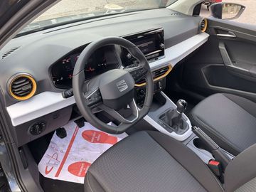 Car image 14