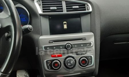 Car image 37