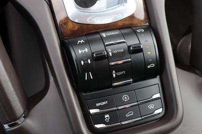 Car image 48