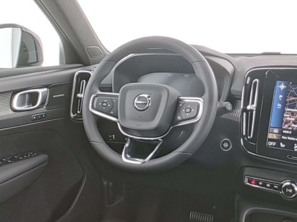 Volvo XC40 T2 Plus Dark 95 kW image number 6