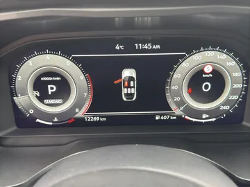 Car image 29
