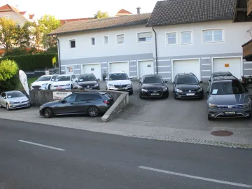 Car image 36