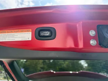 Car image 24