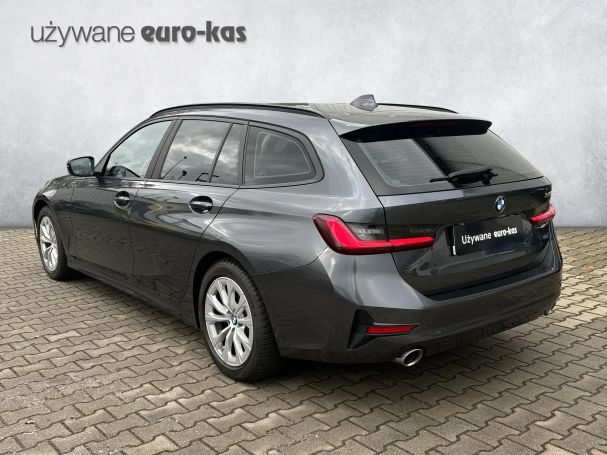 BMW 318i Touring Advantage 115 kW image number 4