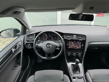 Car image 30