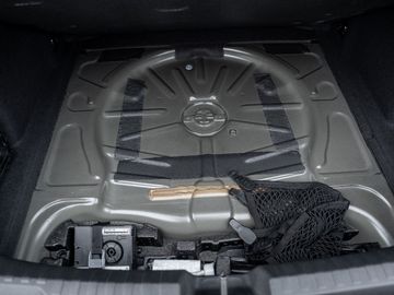 Car image 29
