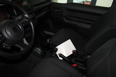 Car image 13