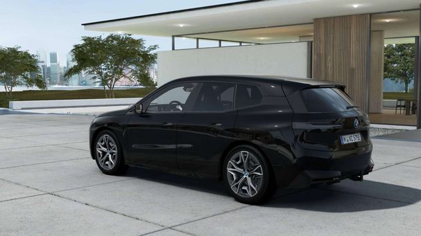 BMW iX xDrive50 385 kW image number 3