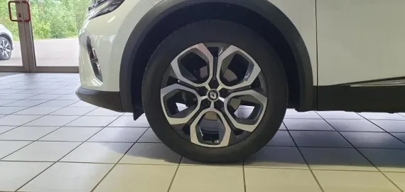 Car image 34