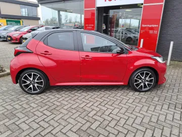 Car image 2