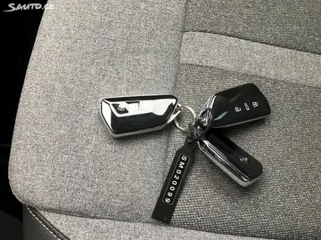 Car image 28