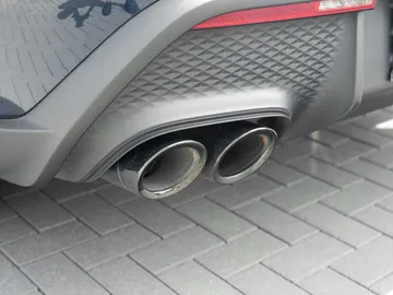 Car image 33