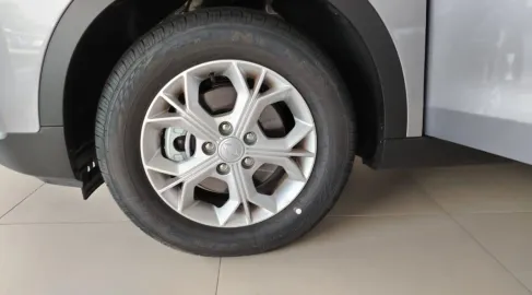 Car image 17