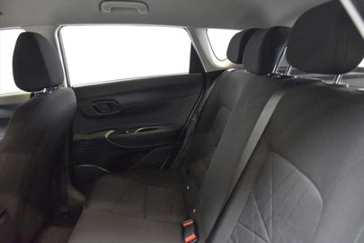 Car image 10