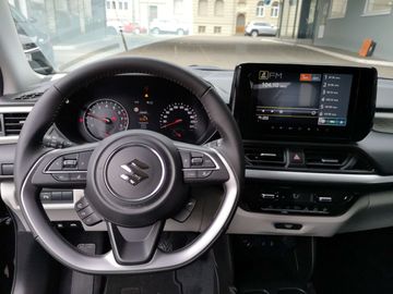 Car image 14