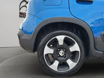 Car image 21