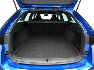 Car image 35