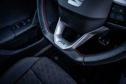 Car image 33